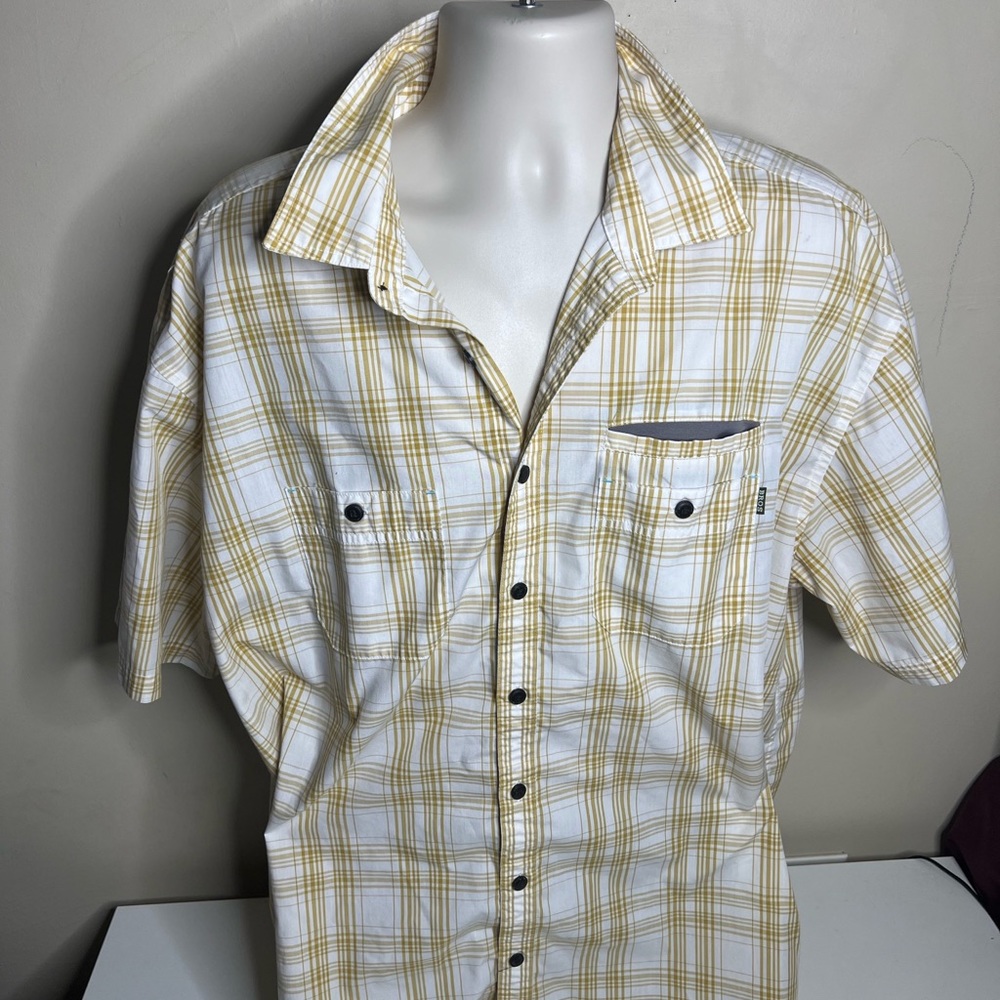 Howler brothers short sleeve button down shirt XXL yellow